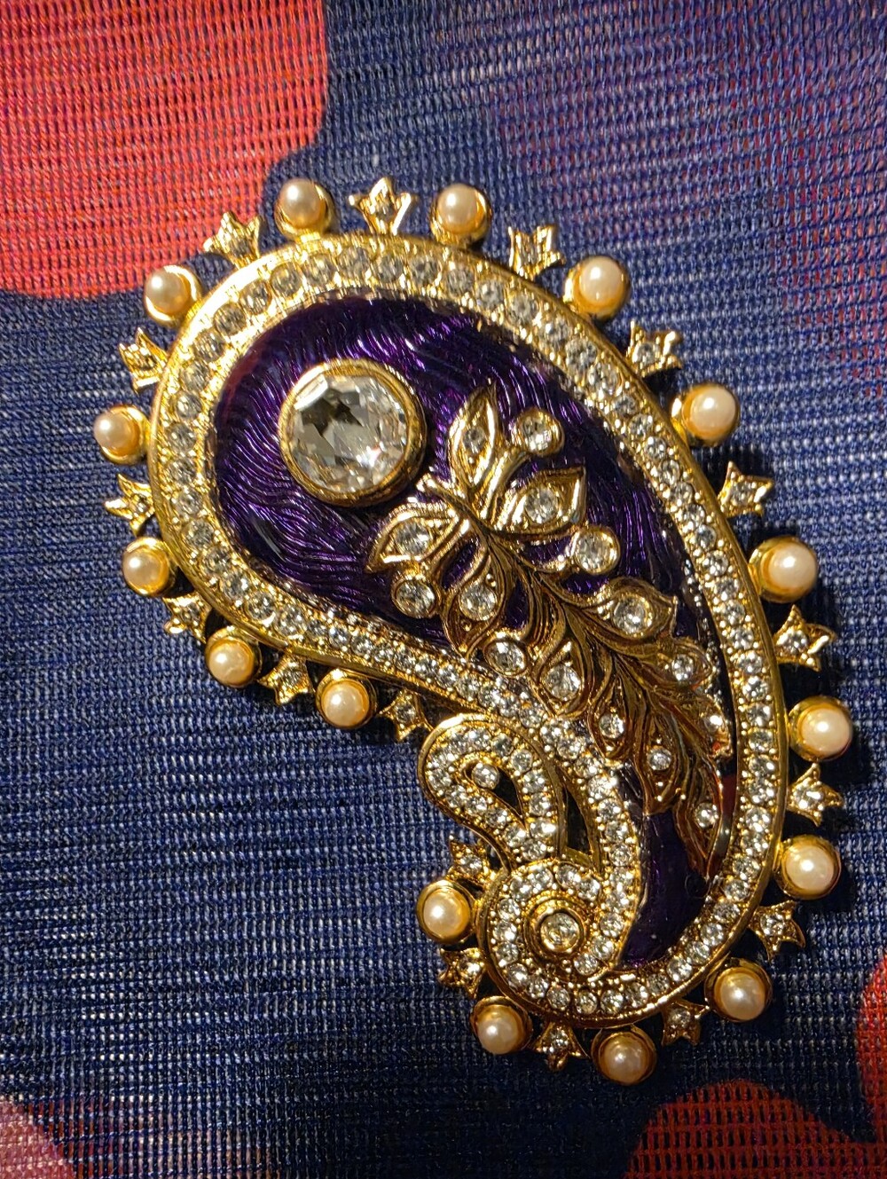 A Original Edgar Berebi gold plated Brooche.